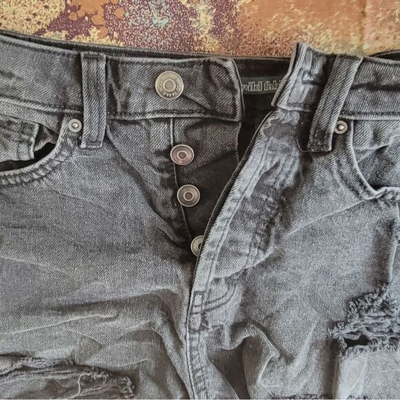 Wild Fable Highest Rise Cut-Of Shorts Women's Black Distressed Button Fly Size 2 - Picture 5 of 12